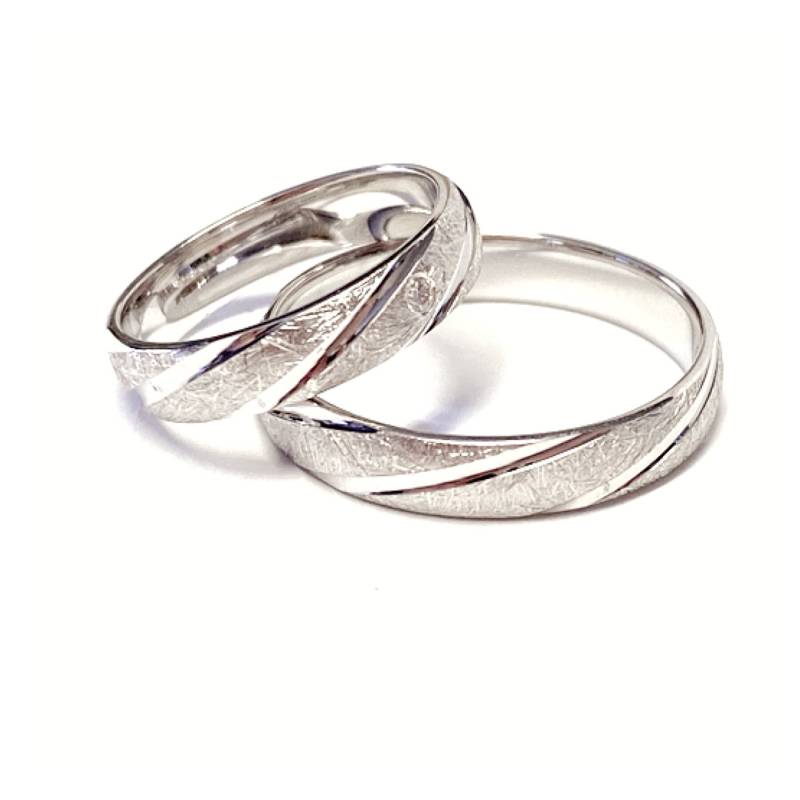 Trauringe Eismattiert in 925/ - Sterling Silber Mit Brillant Im Damenring 0, 02Ct von EdelSchmiede925