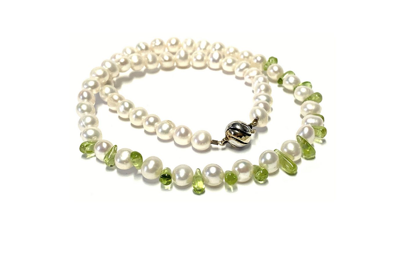 Edelschmiede925 Perlenkette Perlenkette weiß Peridot 925/- Silber bicolor Kugelschließe 43cm Edelschmiede925 Perlenkette Perlenkette weiß Peridot 925/- Silber bicolor Kugelschließe 43cm von Edelschmiede925