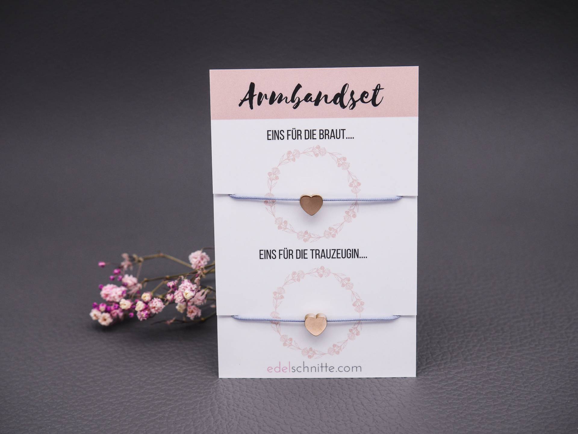 Armbandset "Braut & Trauzeugin" Herz Roségold Edelstahl/23 Bandfarben Zur Wahl Armbandset "Braut & Trauzeugin" Herz Roségold Edelstahl/23 Bandfarben Zur Wahl von Edelschnitte