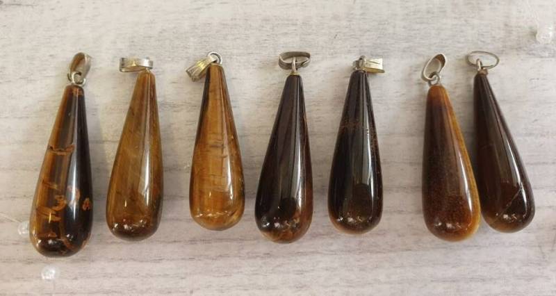 Tigerauge Anhänger Tropfen von EdelsteinchenWelt