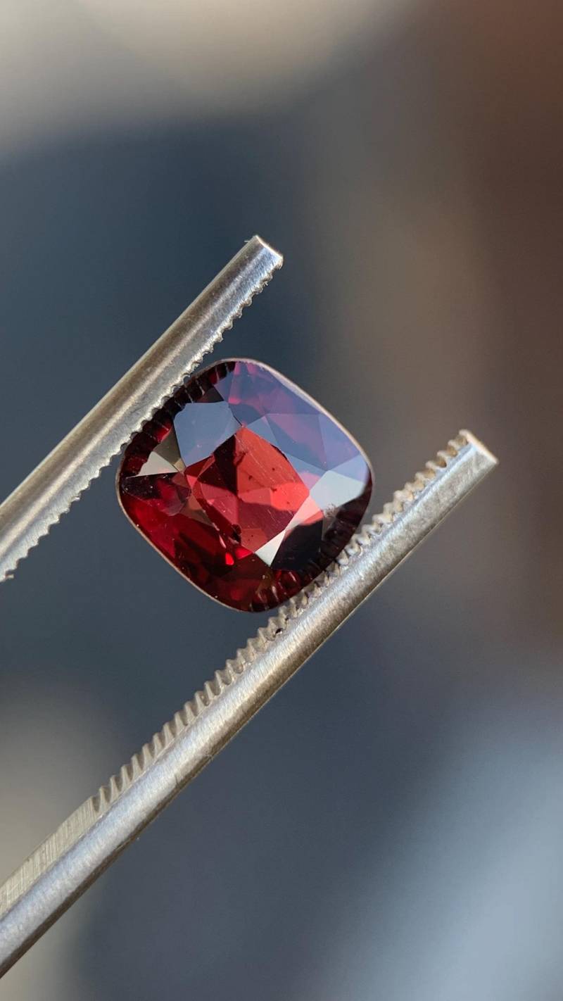1.40Ct. Natural Reddish Purple Spinel | Natürlicher Rot Lila Spinell Vs Myanmar Gem Edelstein Jewelry Gemstone Gem # 1199 von EdelsteineErzgebirge