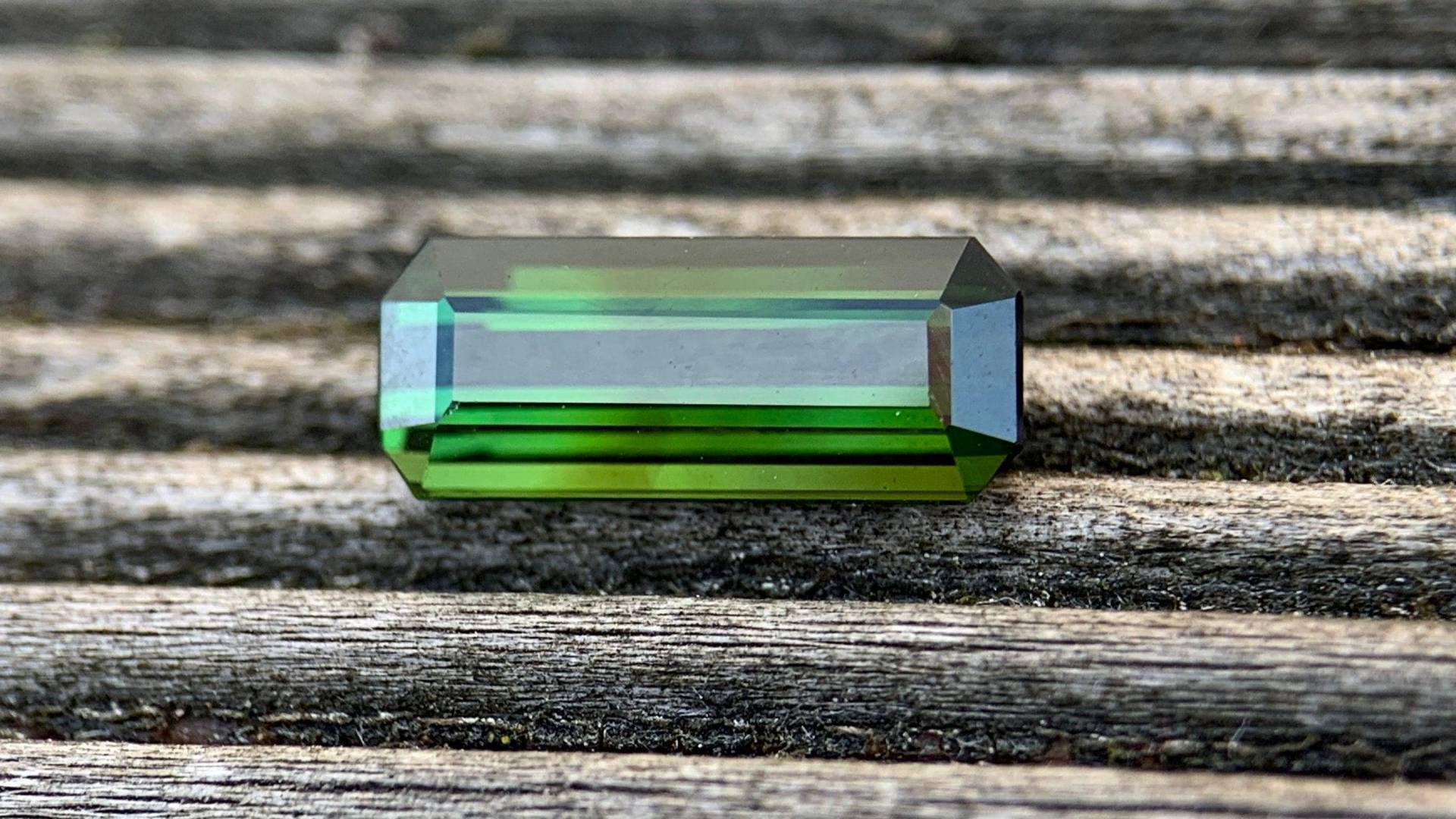 1.83Ct. Natural Green Tourmaline | Natürlicher Grüner Turmalin Verdelith Vvs Edelstein Gemstone Jewelry Collector Stone #918 von EdelsteineErzgebirge