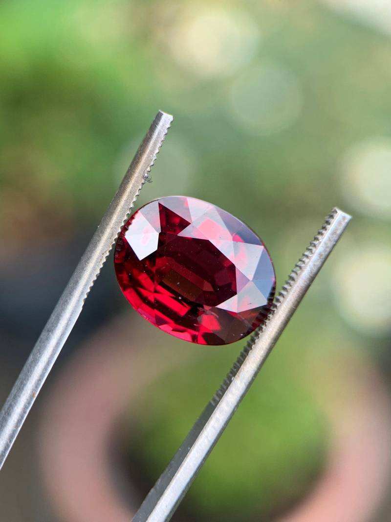 4.30Ct. Natürlicher Rhodolith Granat | Madagaskar 10.8x8.5 Genuine Rhodolite Garnet Natural Gemstone Edelstein Jewelry #1077 von EdelsteineErzgebirge