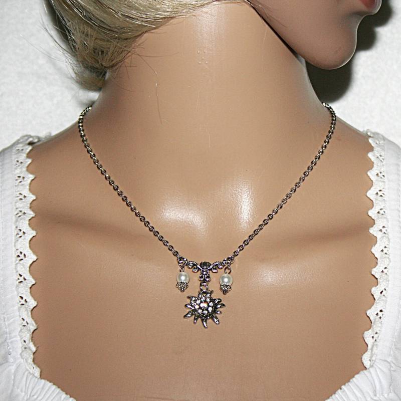 Halskette Edelweiss , Kette Mit Anhänger Und Perlen Alpenblumen Bergblumen Schmuck Edelweissblüten Damen von Edelweiss51Jewelry