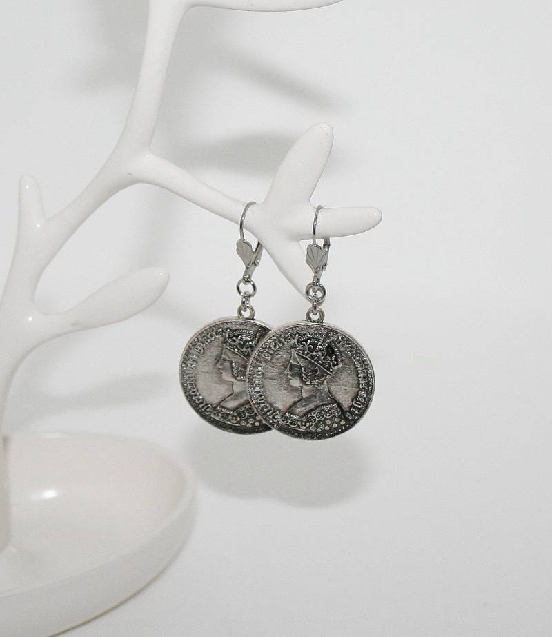 Münz Anhänger Design Königin Victoria Ohrhänger von Edelweiss51Jewelry