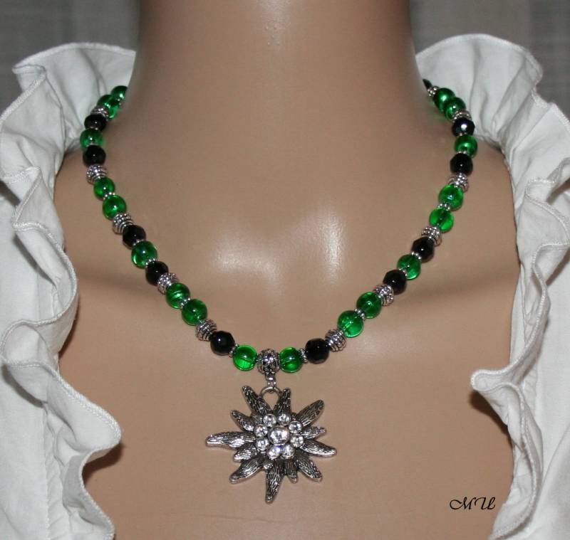 Perlenkette-Grün Und Schwarz Mit Edelweiß-Anhänger von Edelweiss51Jewelry