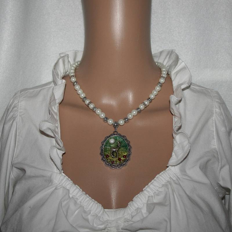 Perlenkette Mit Anhänger Rehkitz Handgefertigt Halskette Geschenk von Edelweiss51Jewelry