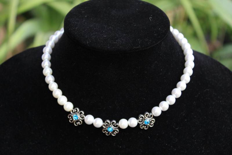 Perlen Und Filigranes Bling Mit Einem Hübschen Blauen Stein von EdelweissMtnGems