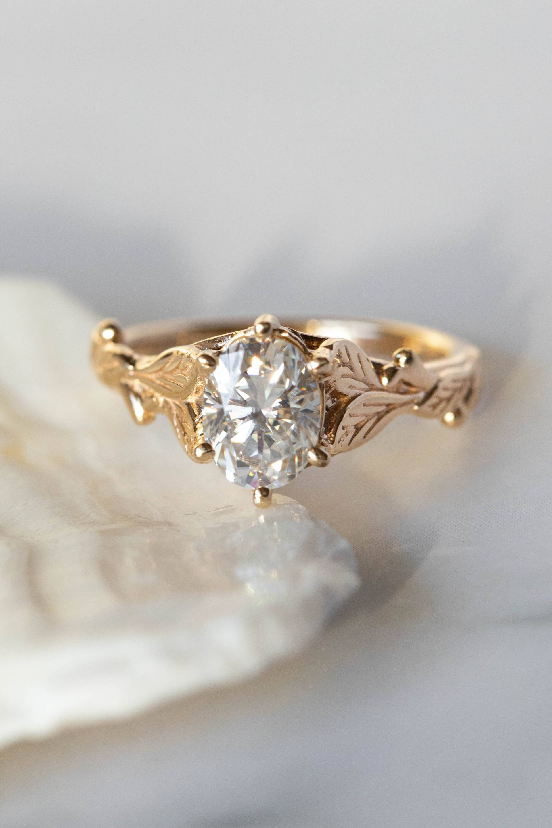 1.10 Ct Eco Lab Grown Diamant Verlobungsring, Elfenwald Hochzeit Verlobung, Zarter Gold Blätter Zweig Ring Für Braut, 14K Oder 18K von EdenGardenJewelry