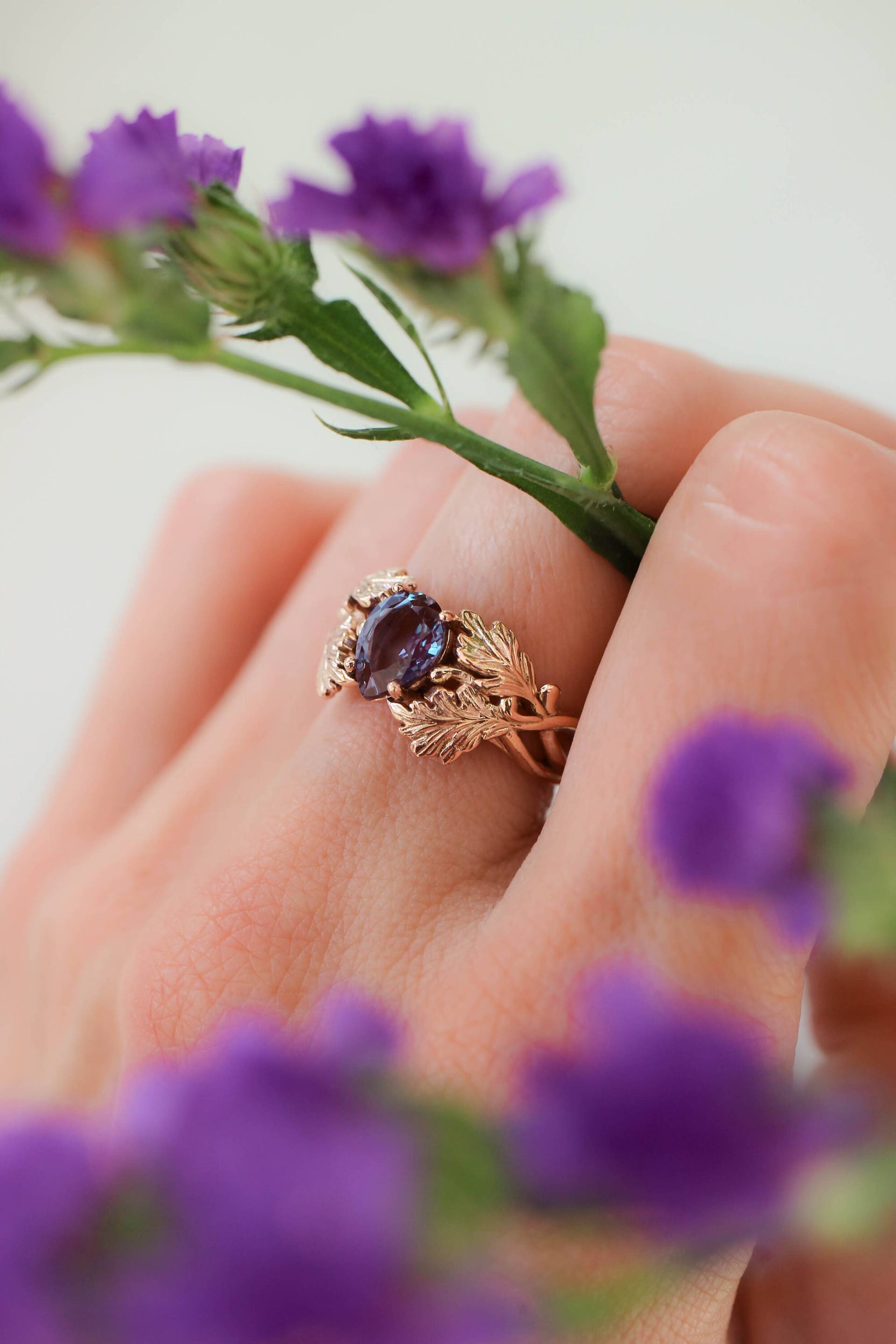 Alexandrit Verlobungsring, Roségold Blätter Ring, Ahorn Ast Natur Ring Für Frau, Blatt Farbwechsel von EdenGardenJewelry