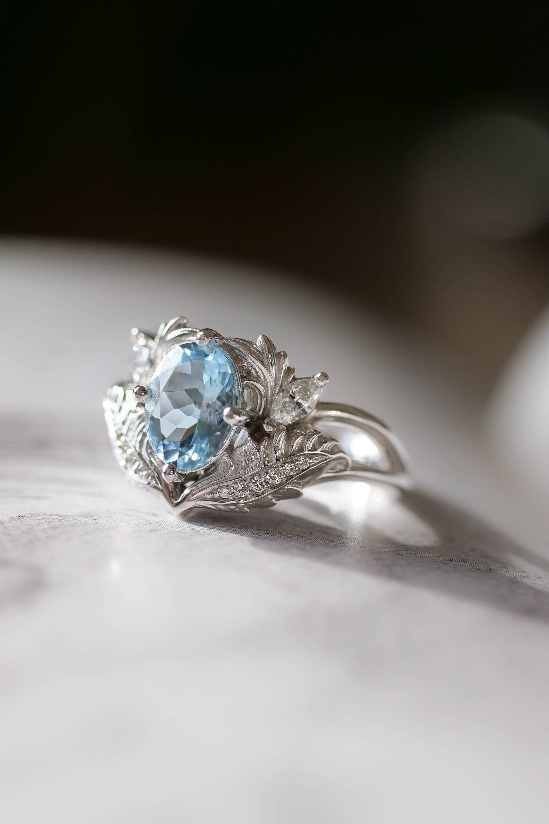 Aquamarin Verlobungsring Mit Diamanten, Natur Inspirierter Ring, Weißgold Verlobungsring, Blatt Ring Frauen, Etwas Blau von EdenGardenJewelry