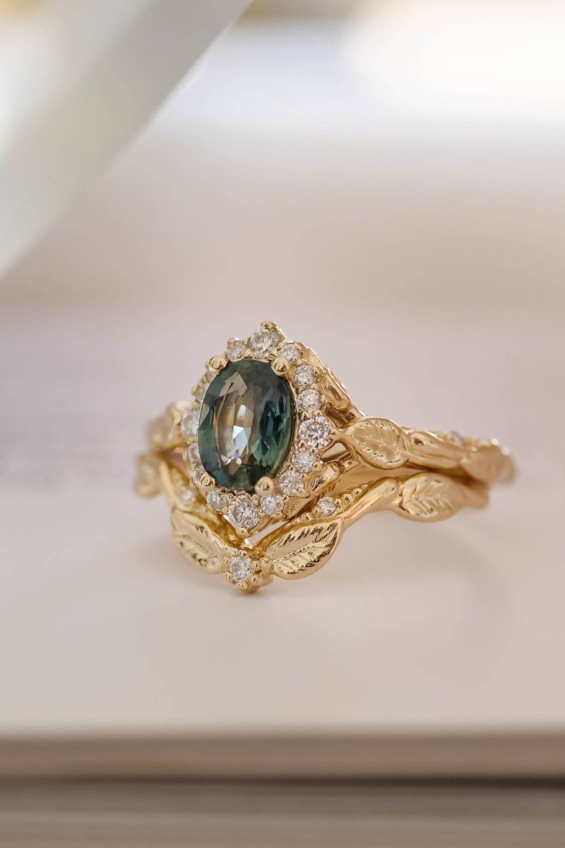 Zweig Verlobungsring Set - Diamant Halo Teal Saphir Ring Und Belaubte Kontur Ehering Für Frauen in 14K Oder 18K Gold, 2 Stück Braut von EdenGardenJewelry