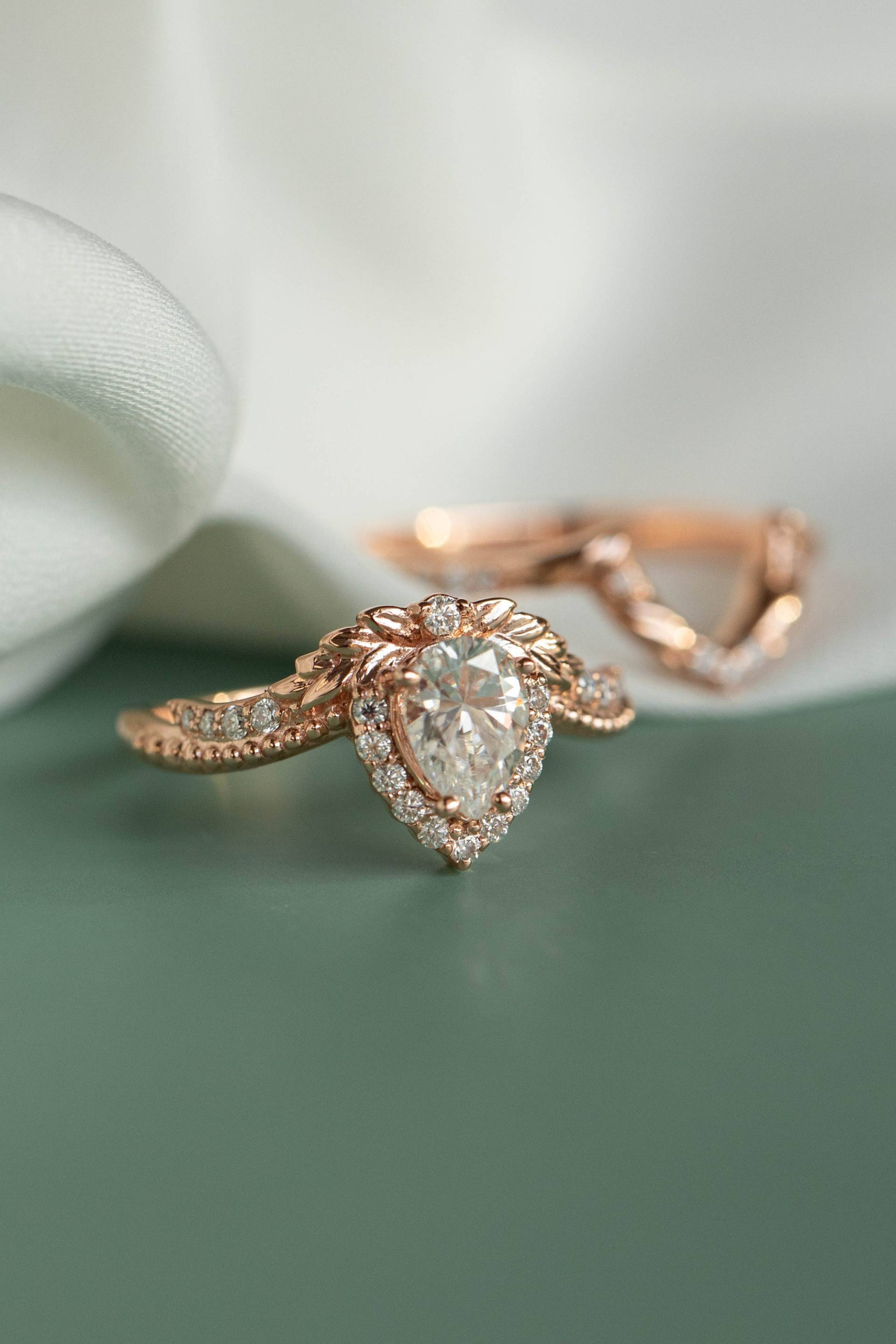 Birne Moissanite Verlobungsring, Antiker Stil Ring Mit Diamant Heiligenschein, Zertifizierter Rose Gold Natur Inspiriert von EdenGardenJewelry