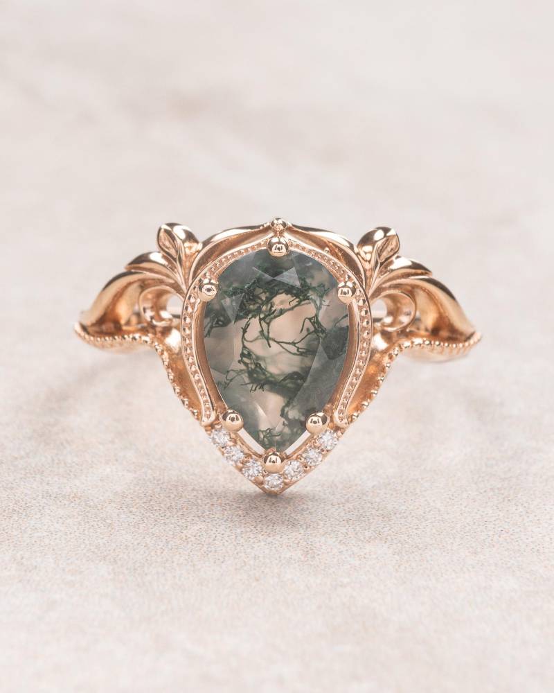 Natürlicher Moosachat Alternatives Verlobungsring-Set, Ring & Passender Verzierter Diamant Blattgold Ehering, Zwei Set von EdenGardenJewelry