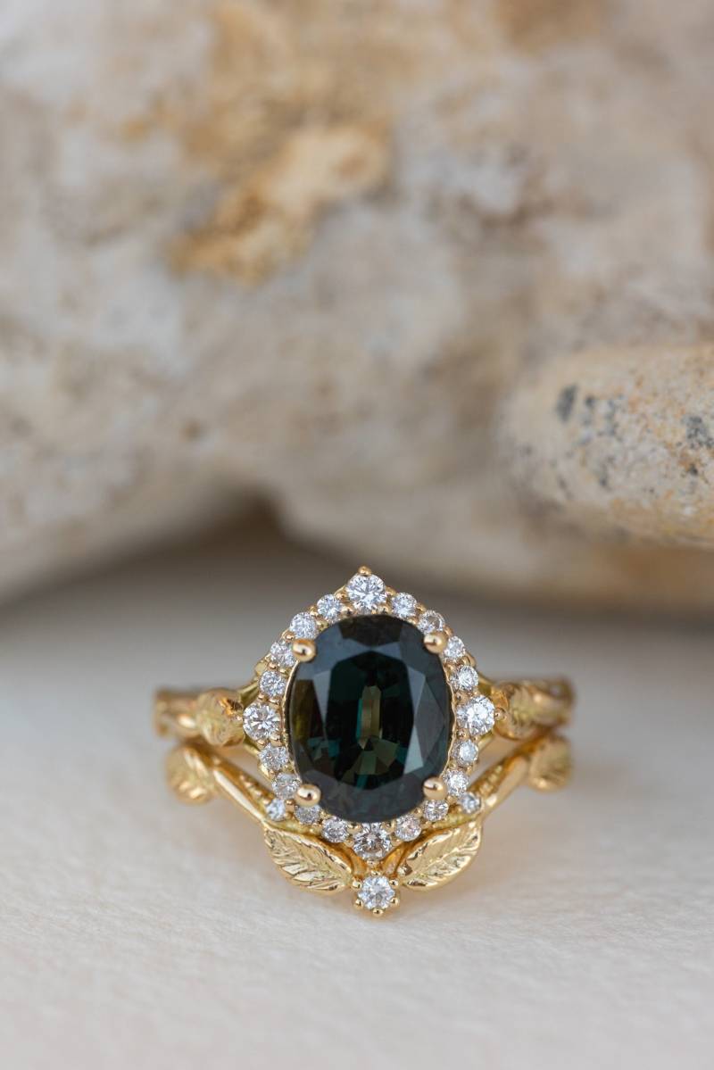 Diamant Halo Dunkler Teal Saphir Verlobungsring Und Blattkontur Ehering Für Frauen in 14K Oder 18K Gold, 2 Stück Braut Set, Natur Ring von EdenGardenJewelry