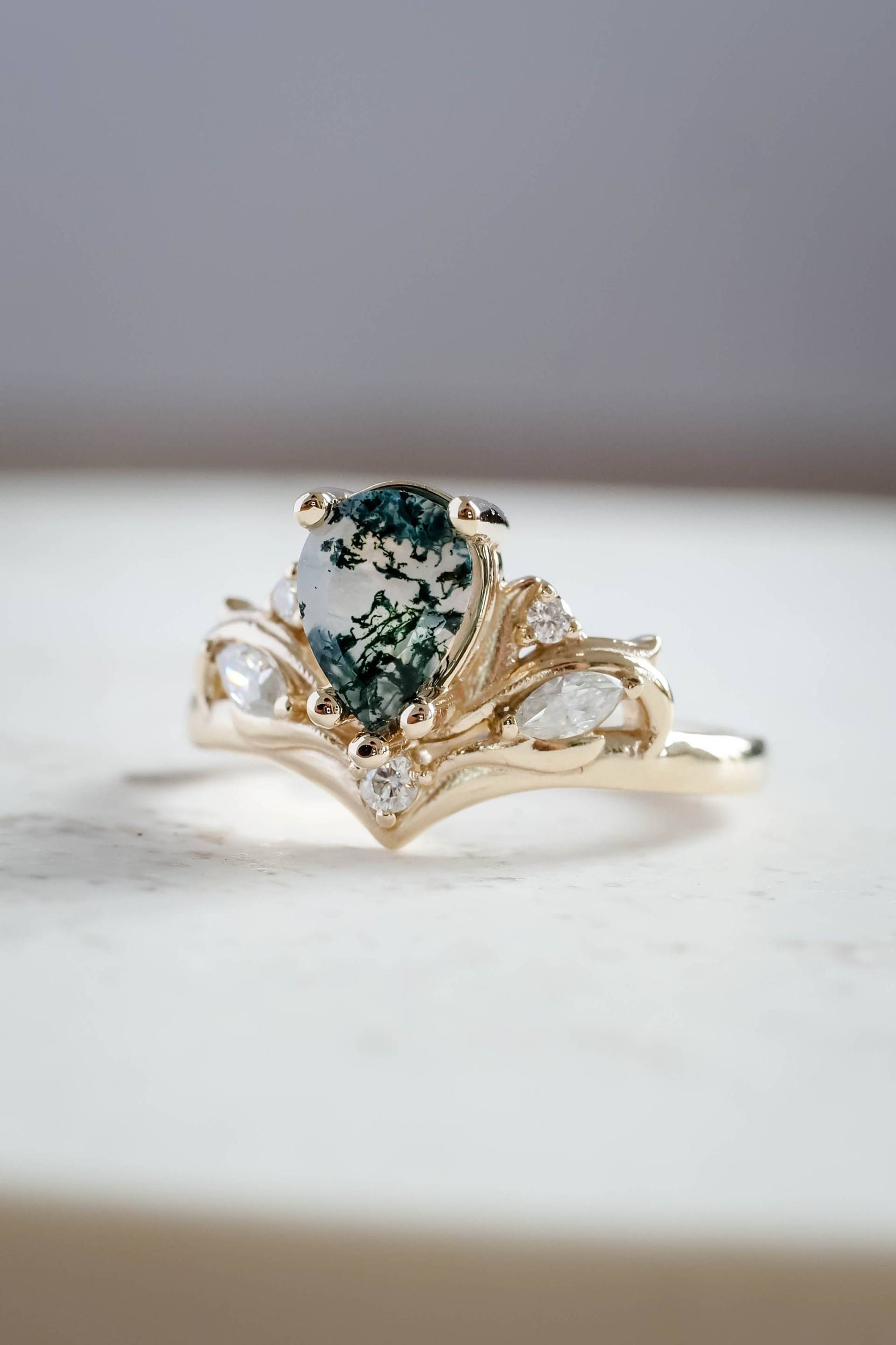 Elfen Verlobungsring - Grüner Moos Achat Ring Mit Blättern Und Marquise Diamanten, Natur Inspirierter Birne Verlobungsring, 14K Oder 18K Gold von EdenGardenJewelry