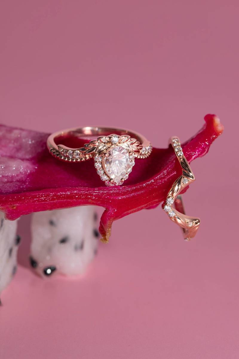 Lab Gewachsen Diamant Brautring Set, Verlobungsring Mit Tropfen Erstellt Und V Förmigen Blatt Ehering, 14K Oder 18K Gold von EdenGardenJewelry