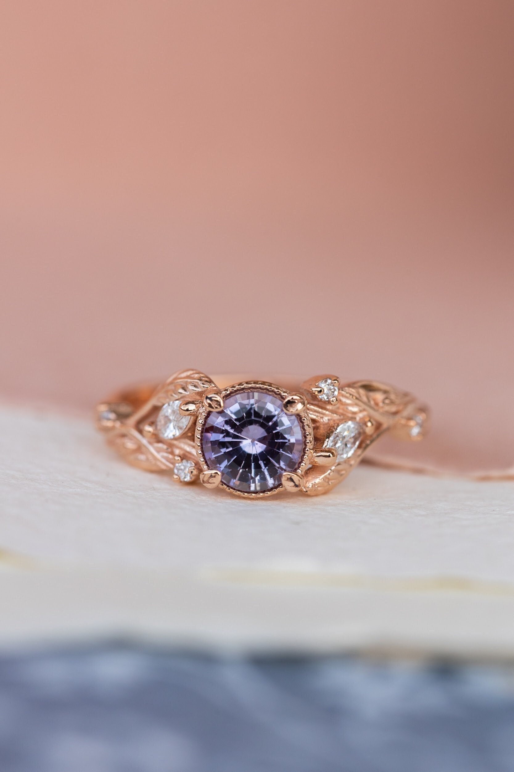 Natürlicher Lila Saphir-Verlobungsring Mit Marquise-Diamantblättern, Roségold-Natur Inspirierter Ring Für Die Braut, Geschenk Sie, Hochzeitsgeschenk von EdenGardenJewelry
