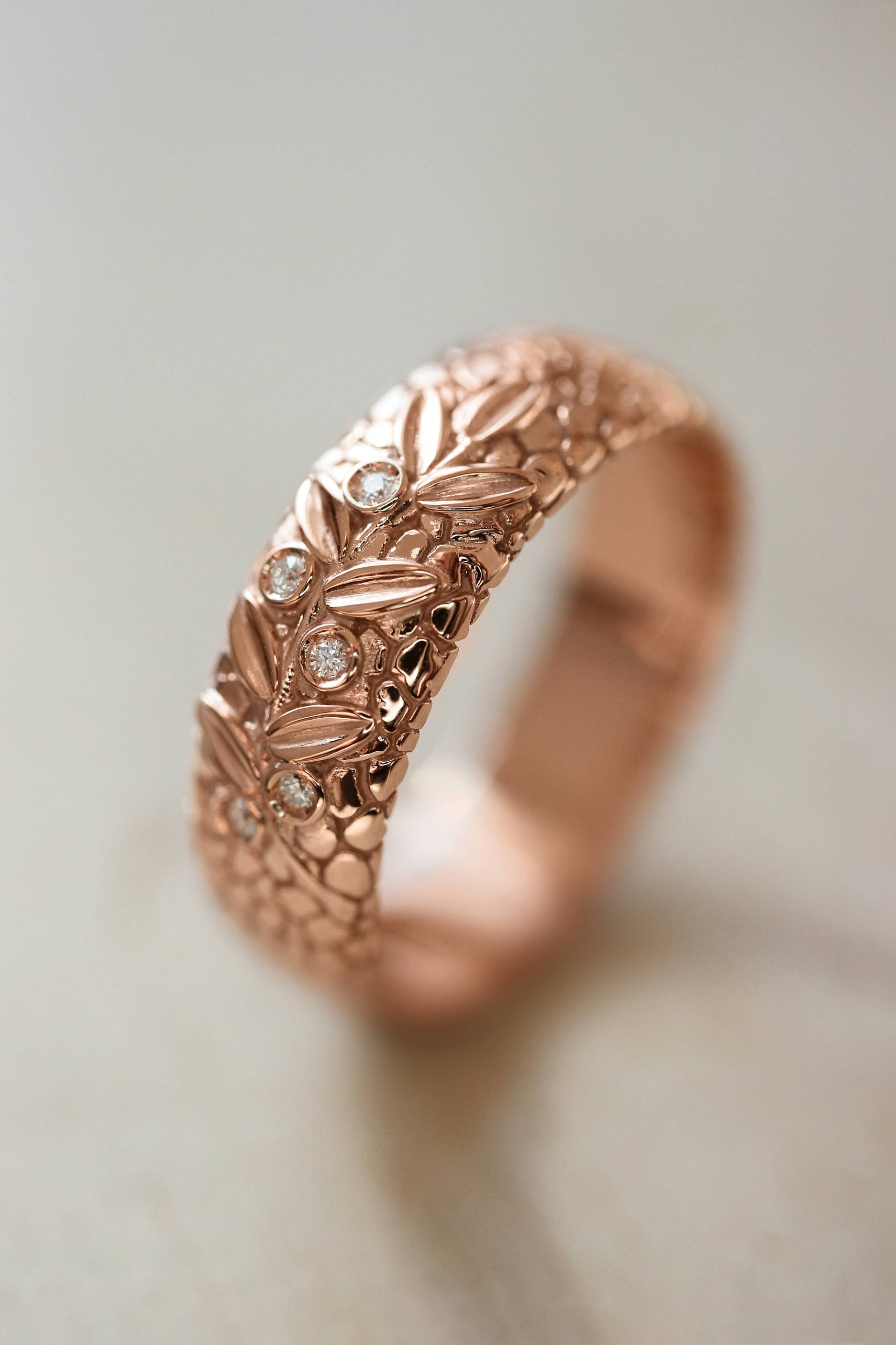 Olivenzweig Ehering, Diamant 6mm Rustikaler Ring, Breiter Strukturierter Roségoldring Für Frau von EdenGardenJewelry