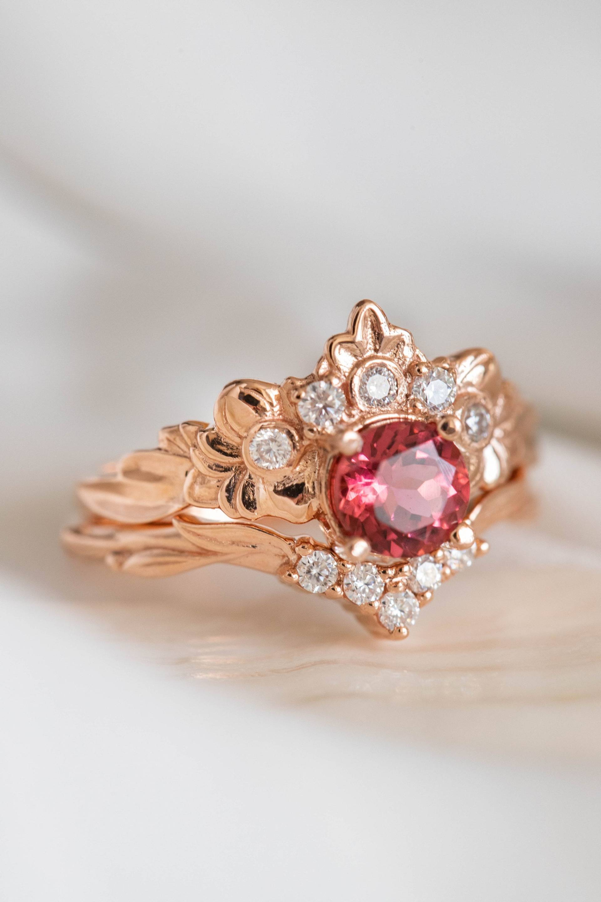 Pink Turmalin Verlobungsringe, Fantasy Nature Inspiriert Diamant Krone Ring Und Fünf Ehering, 14K Oder 18K Gold Braut Set von EdenGardenJewelry