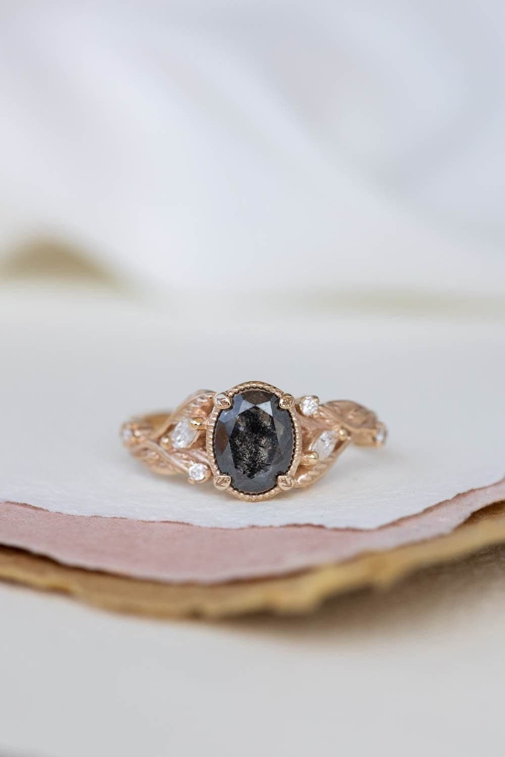 Salz Und Pfeffer Diamant Verlobungsring Mit Marquise Diamanten Blätter, Natur Inspirierter Ring Für Braut, Rose Gold 14K Oder 18K von EdenGardenJewelry