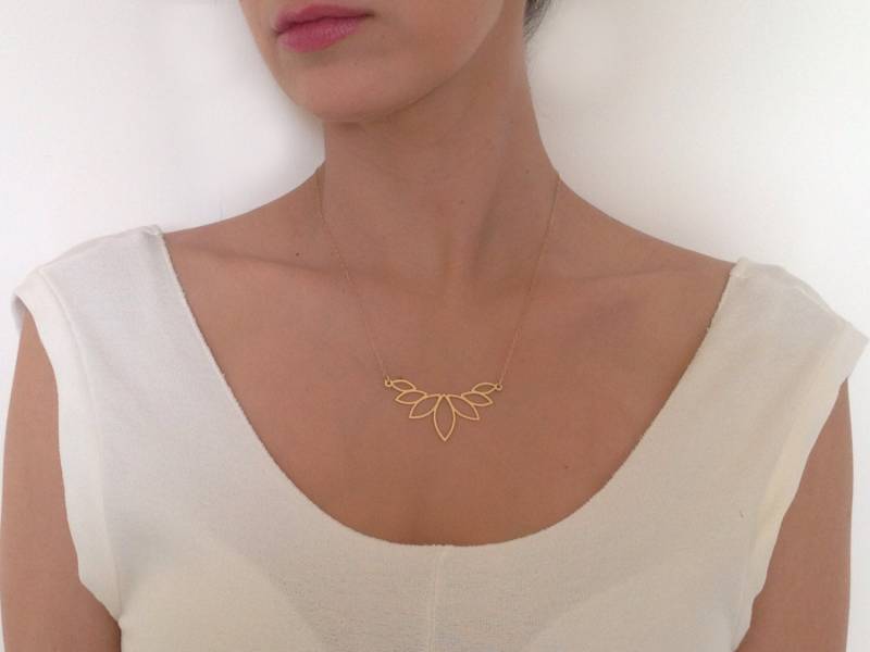 Lotus Goldkette Für Frauen | Hand Handwerk Anhänger Schmuck Geschenk Sie Zierliche Halskette Grosshandel Unter 40 Edenjewelries von EdenJewelries