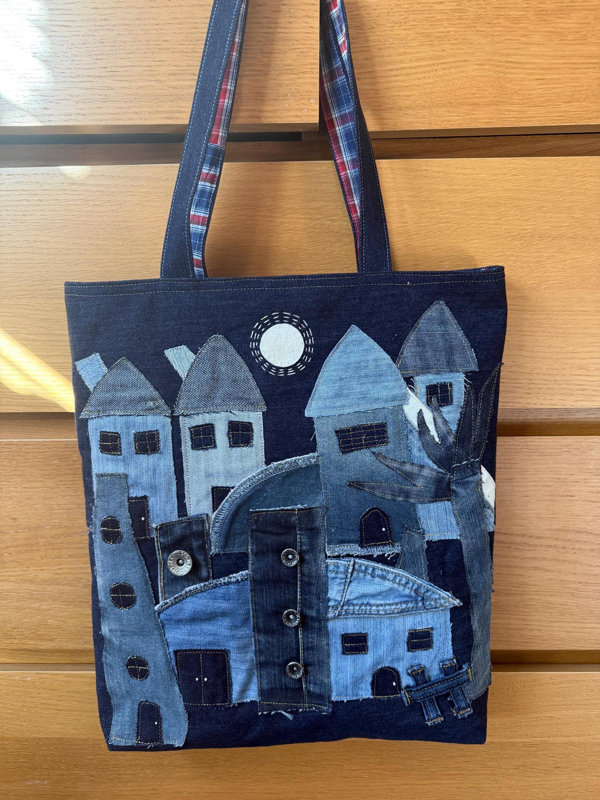 Upcycled Jeans-Einkaufstasche. Ideale Tagestasche Für Sie Oder Teenager Geburtstag. Jeansstoff Recycelt Upcycled Jeans-Einkaufstasche. Ideale Tagestasche Für Sie Oder Teenager Geburtstag. Jeansstoff Recycelt von EdenWillowDesigns