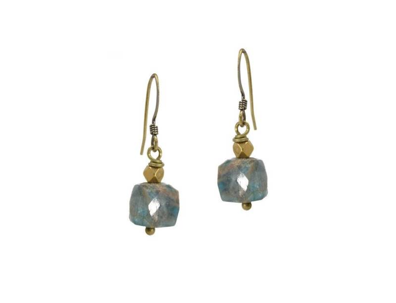 Apatit-Würfel-stein-Ohrring Mit Rohem Messing Schmuck Geschenk Apatit-Würfel-stein-Ohrring Mit Rohem Messing Schmuck Geschenk von EdgyPetal