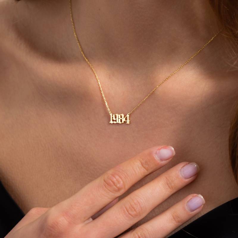 14K Massiv Gold Personalisierte Halskette | Benutzerdefinierte Jahr Und Datum Glückszahl Schmuck Geschenk Für Sie von EdiJewelryStudio