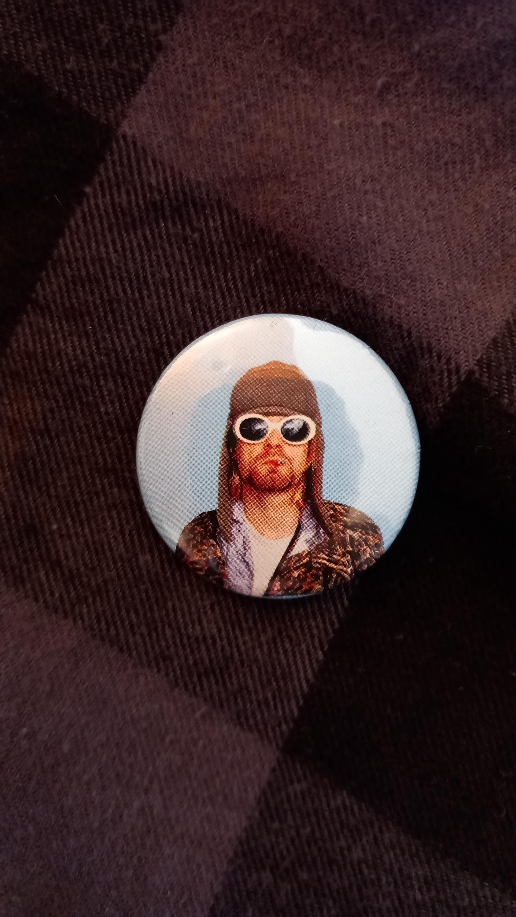 Kurt Cobain Nirvana Foo Fighters Button Anstecker Pin Musician Rock Pop Grunge Punk Vintage Music Handmade Kurt Cobain Nirvana Foo Fighters Button Anstecker Pin Musician Rock Pop Grunge Punk Vintage Music Handmade von EdiiesButtons