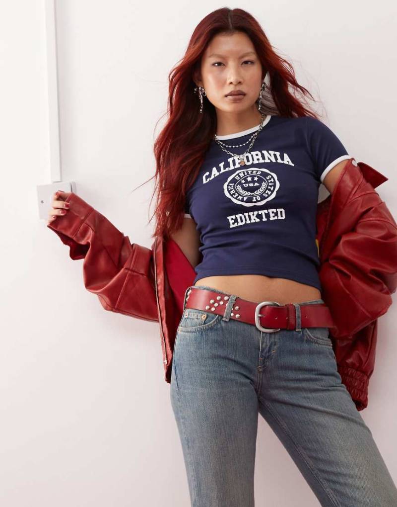 Edikted - Ringer-T-Shirt im 90er-Stil in Marineblau mit „California"-Print von Edikted