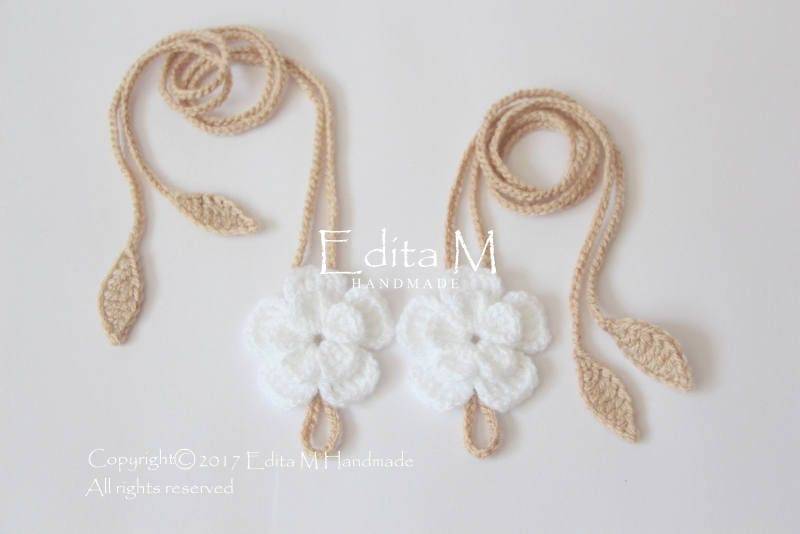 Baby Barfuß Sandalen, Gehäkelte Gladiator Blumen Weiß, Hellbraun, Geschenkidee, Strandhochzeit, Sommer, Neu von EditaMHANDMADE