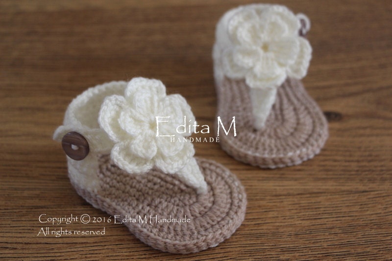 Gehäkelte Babysandalen, Gladiator Sandalen, Babyschuhe, 0-3, 3-6, 6-9 Monate, Baby Sommerschuhe, Blumen Geschenk Für Baby, Babyparty von EditaMHANDMADE