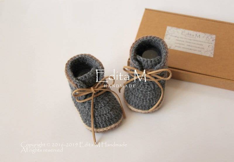 Gehäkelte Babyschuhe, Personalisierte Neugeborenenstiefel, Babyschuhe Für Jungen, Unisex, Geschenk Baby, Ankündigung, Schwangerschaft Enthüllen von EditaMHANDMADE