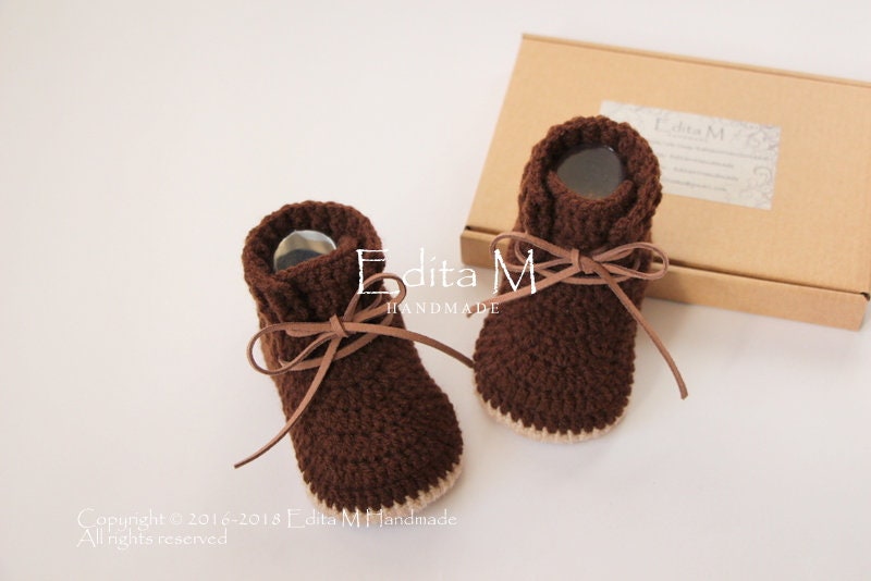 Unisex Baby Booties, Gehäkelte Babyschuhe, Babystiefel, Jungen Turnschuhe, 0-3, 3-6, 6-9 Monate, Geschenk Für Baby, Braun, Ankündigung, Neue Mutter Unisex Baby Booties, Gehäkelte Babyschuhe, Babystiefel, Jungen Turnschuhe, 0-3, 3-6, 6-9 Monate, Geschenk Für Baby, Braun, Ankündigung, Neue Mutter von EditaMHANDMADE