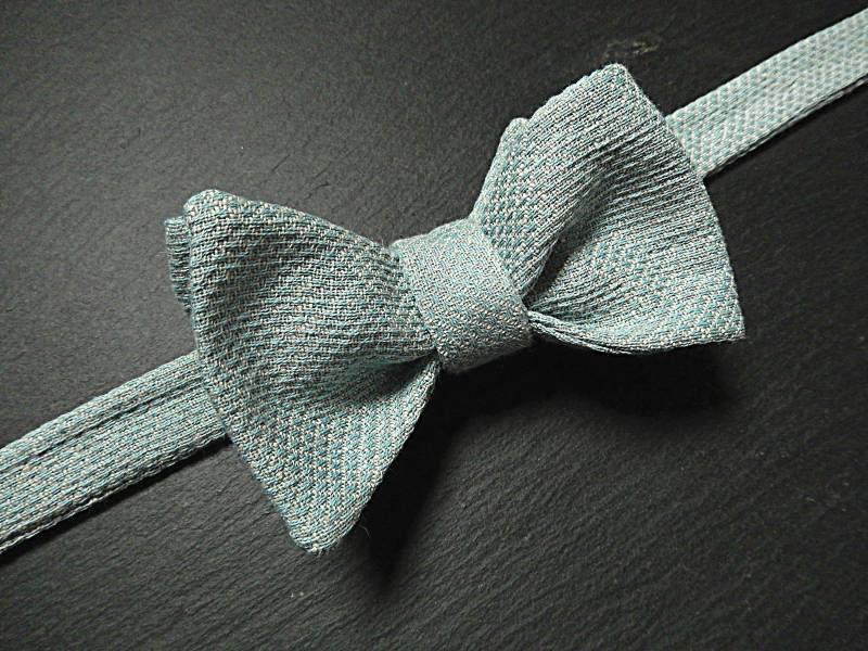 Blasse Mint Und Creme Leinen Selbst Krawatten Fliege in Rautenmuster Blasse Mint Und Creme Leinen Selbst Krawatten Fliege in Rautenmuster von EdithBowTie