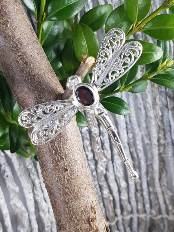 Kettenanhänger/Brosche 925Er Silber Libelle Mit Granat Kettenanhänger/Brosche 925Er Silber Libelle Mit Granat von EdlesGeschmeideWelt