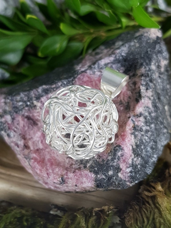 Kettenanhänger 925Er Silber - Drahtwickel -Kugel Kettenanhänger 925Er Silber - Drahtwickel -Kugel von EdlesGeschmeideWelt