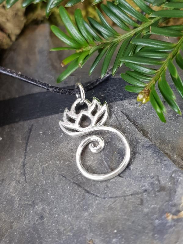 Kettenanhänger 925Er Silber - Lotus von EdlesGeschmeideWelt