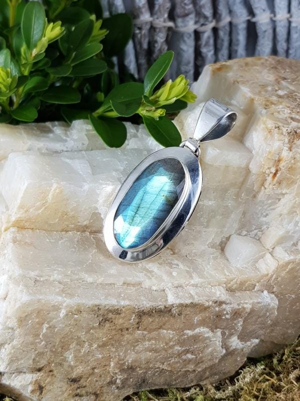 Kettenanhänger 925Er Silber Mit Labradorit von EdlesGeschmeideWelt