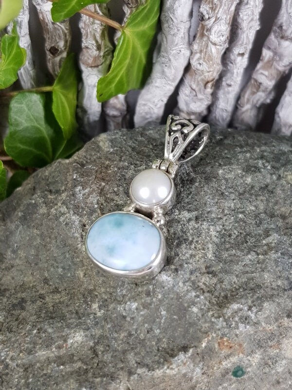 Kettenanhänger 925Er Silber Mit Larimar & Süßwasserzuchtperle Kettenanhänger 925Er Silber Mit Larimar & Süßwasserzuchtperle von EdlesGeschmeideWelt