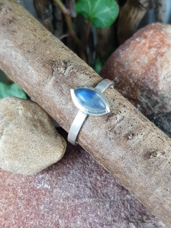 Ring 925Er Silber Mit Mondstein Ring 925Er Silber Mit Mondstein von EdlesGeschmeideWelt