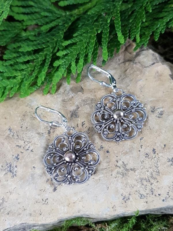 Zarte Blüte - Schmiedekunst Ohrhänger Aus 925Er Silber Mit Feuervergoldung Zarte Blüte - Schmiedekunst Ohrhänger Aus 925Er Silber Mit Feuervergoldung von EdlesGeschmeideWelt