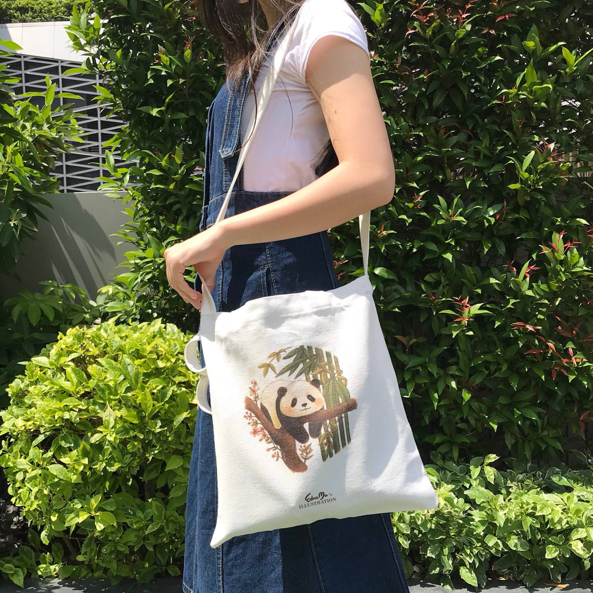 Schlafender Panda Canvas Taschen | Lange Und Kurze Griffe Accessoires Für Freizeitkleidung Geschenk Sie Schlafender Panda Canvas Taschen | Lange Und Kurze Griffe Accessoires Für Freizeitkleidung Geschenk Sie von Ednaillustration