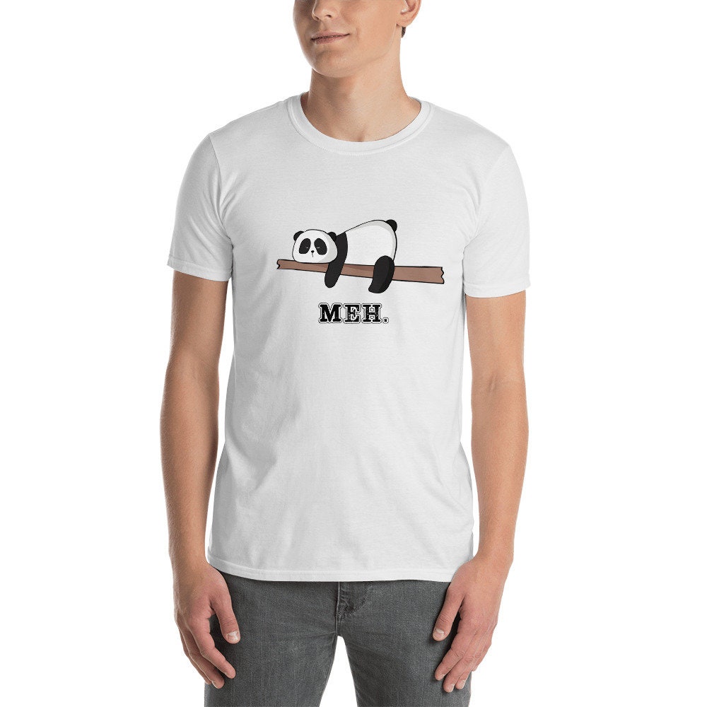 Meh Cartoon Panda Auf Einem Zweig T-Shirt. Kurzarm-Unisex T-Shirt von EdoWear