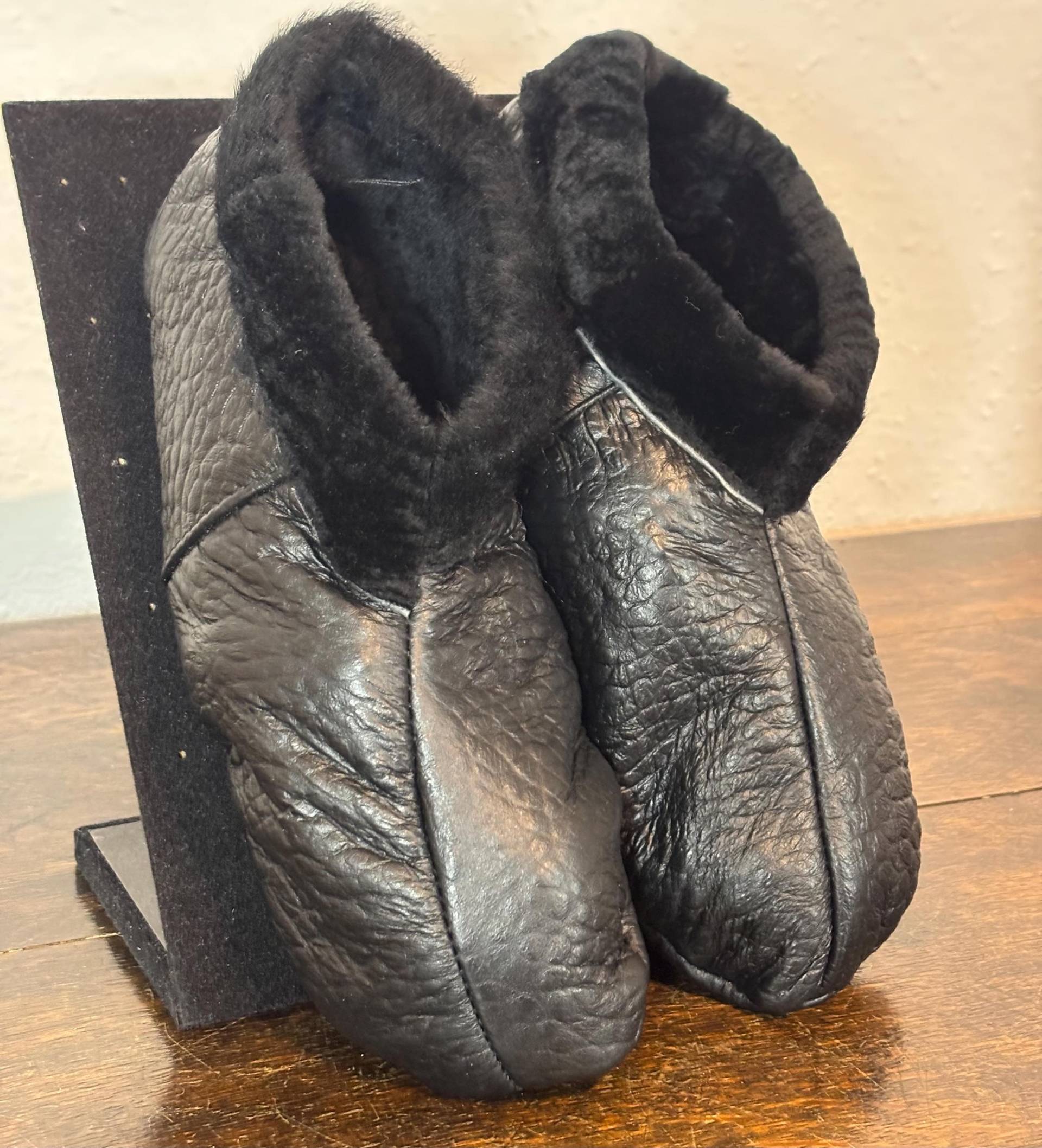 Echte Leder Hausschuhe Mit Lammfell, %100 Naturleder Winter Schuhe, Handgefertigt 41 Bis 43 Große, Leder Hüttenschuhe, Pantoffeln von EdsHandwerk