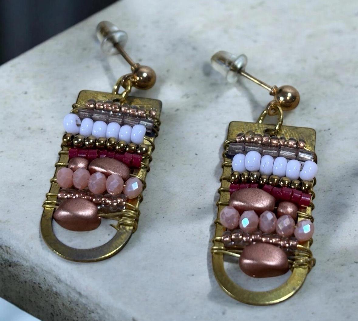 Handgemacht Boho Perlen Ohrring, Handverdrahteter Messing Ohrringe, Glasperlen Blumen, Bohemian Schmuck, Ethno Creolen, Boho Schmuck, Handarbeit von EdsHandwerk