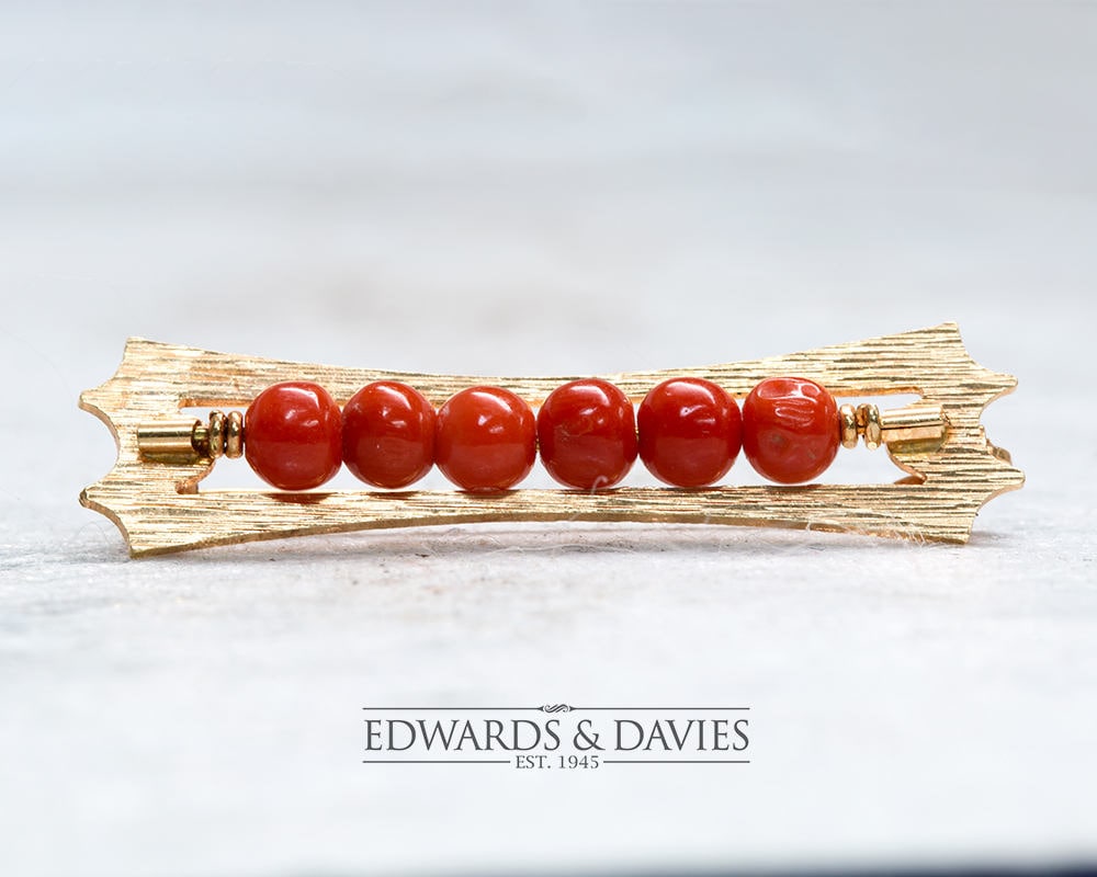 Gold Koralle Pin Brosche | Korallen Anstecknadel Antiker Schmuck Antike Bar von EdwardsandDavies