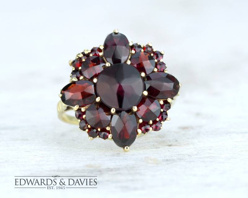 Granat Cluster Ring | Gold Antiker Schmuck Statement Vintage von EdwardsandDavies