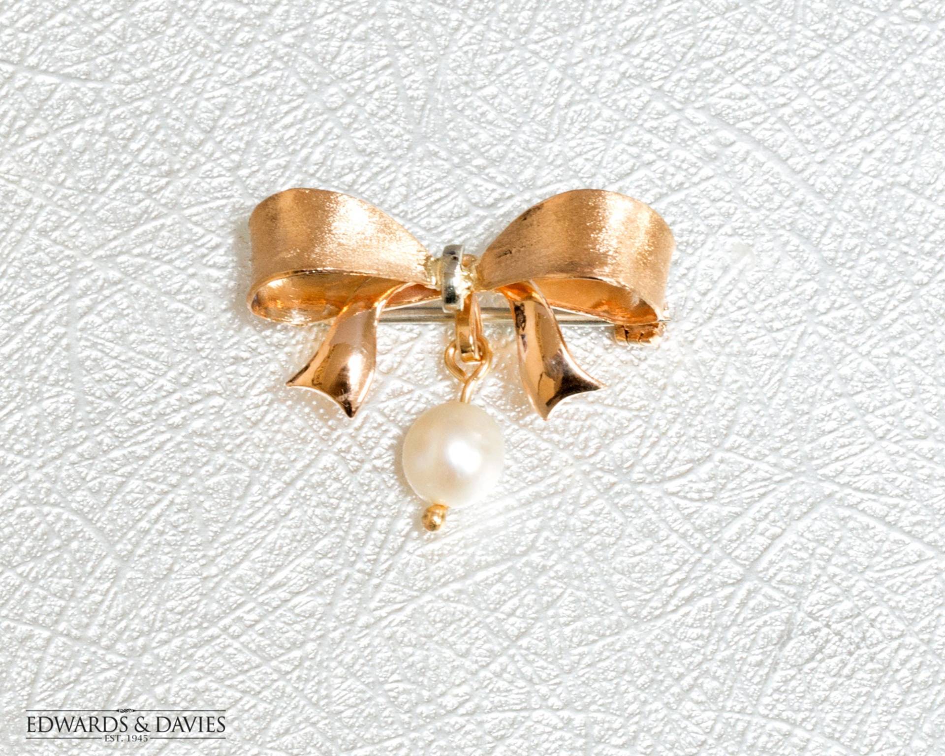 Perlenschleife Gold Pin Brosche | 18 Karat Schleife Antiker Schmuck Antike Antik Roségoldene von EdwardsandDavies